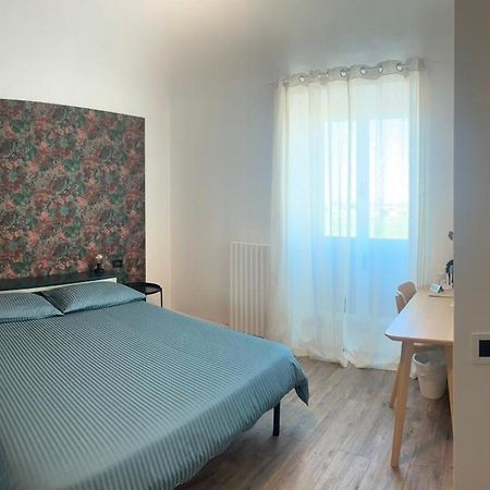 Sunrise Bed and Breakfast Marina Di Pisa Exteriör bild