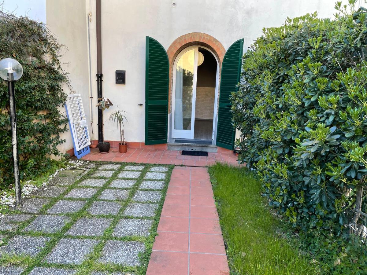 Sunrise Bed and Breakfast Marina Di Pisa Exteriör bild