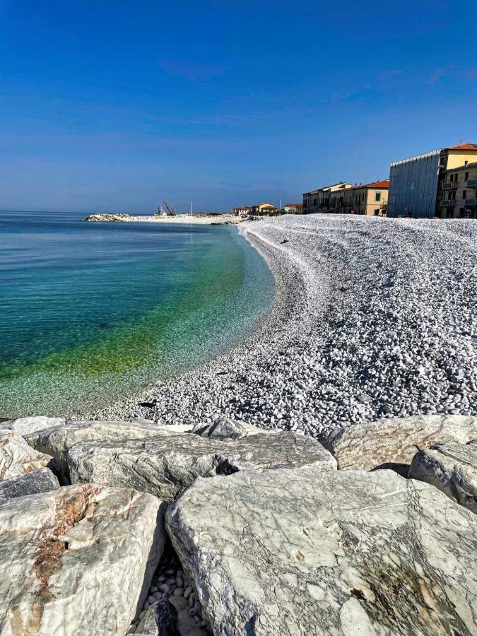 Sunrise Bed and Breakfast Marina Di Pisa Exteriör bild