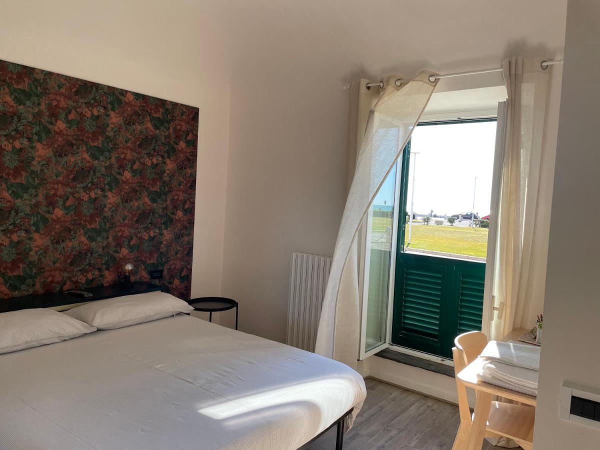 Sunrise Bed and Breakfast Marina Di Pisa Exteriör bild